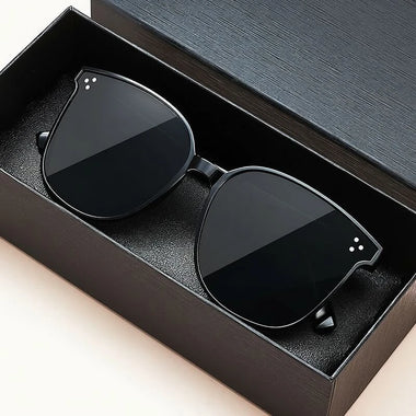 Stylish Oversized Black Sunglasses for Men Women UV400 Protection Anti-glare Eyewear for Daily Travel Driving