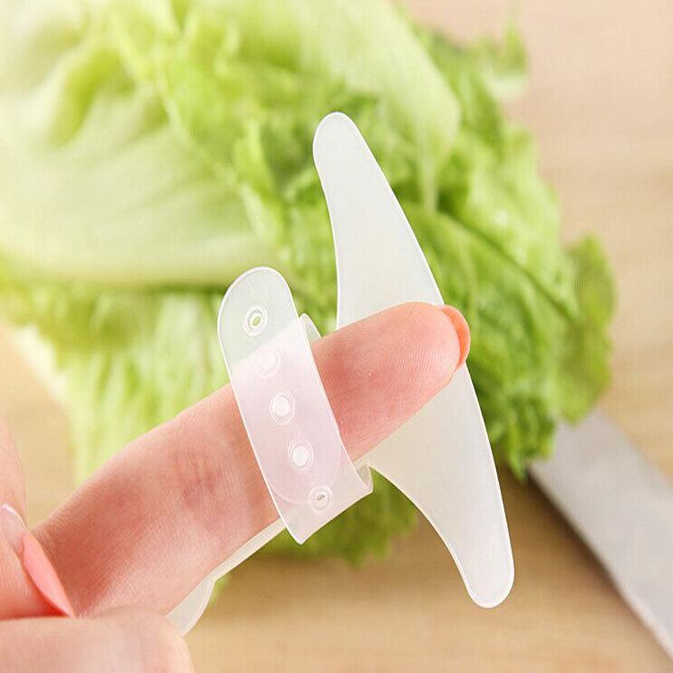 A Kitchen Tool Finger Guard to Protect Your Fingers